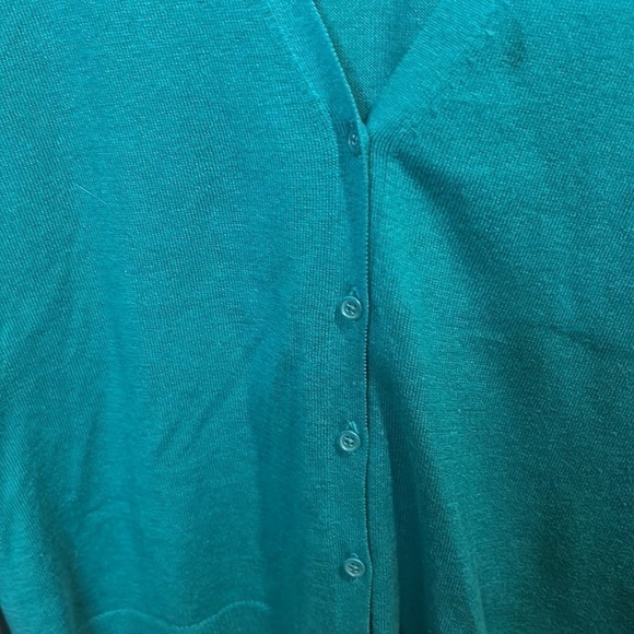 OLD navy. Green. Button up cardigan. Stretch. Medium. - Picture 3 of 4